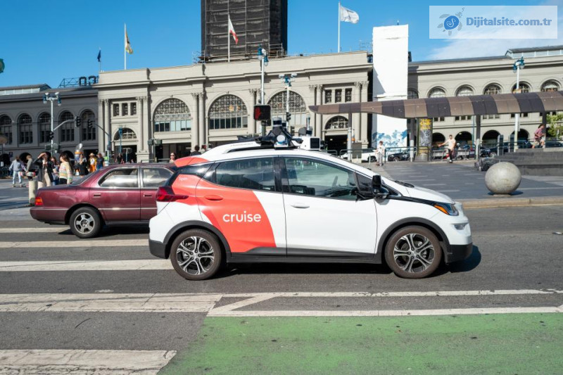 GM robotaksi programını sonlandırdıktan sonra Cruise, personelinin yarısını işten çıkardı