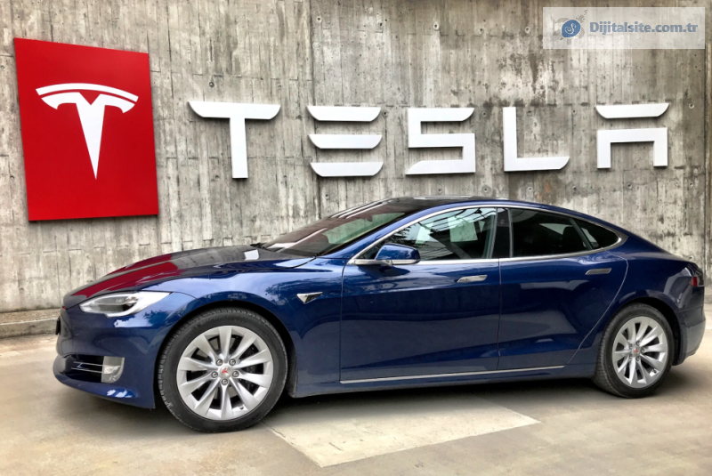 Tesla, teslimatlarda ilk kez yıllık düşüş yaşandığını bildirdi